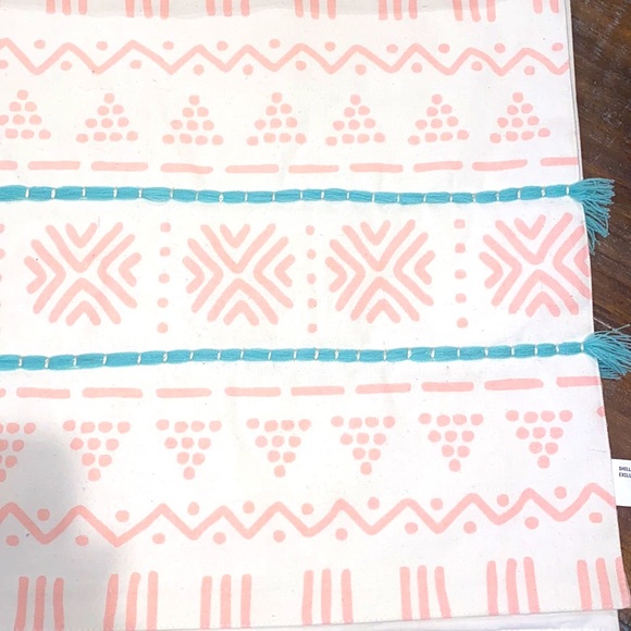 Spring Table Runner *NWT linen - Picture 2 of 7